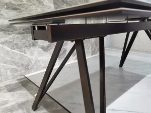 Table de salle à manger extensible avec pieds en métal de Chine